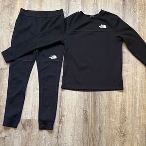 The North Face Black Thermal Top and Bottom Set